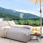 Alpen Luxury Lodge, (adults Only) * מריהצל