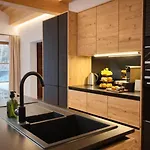 דירה Alpen Luxury Lodge, (adults Only)
