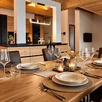Alpen Luxury Lodge, *