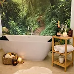 Alpen Luxury Lodge, (adults Only) דירה מריהצל